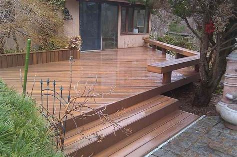 Deck With Bench Instead Of Rail Sustainable Building Materials Decks
