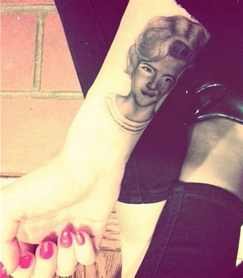 Tattooino is the right place to discover all the tattoos of your favorite celebrity. Miley Cyrus Pays Tribute to Grandma with Awesome Portrait ...
