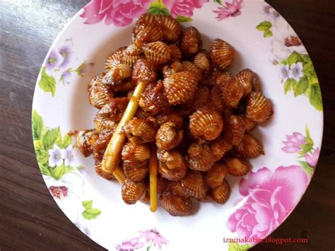 Dari sekian banyak teman nasi tersebut, kali ini idn times akan berbagai resep sambal goreng kentang yang mantap dan bisa kamu coba di rumah. A-Wife-A-Mom: ♥Resepi Kerang Goreng Sambal♥