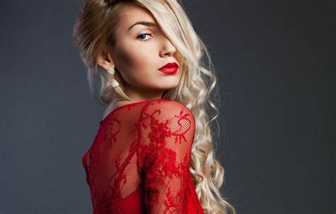 Makeup For Red Dress Blonde Hair