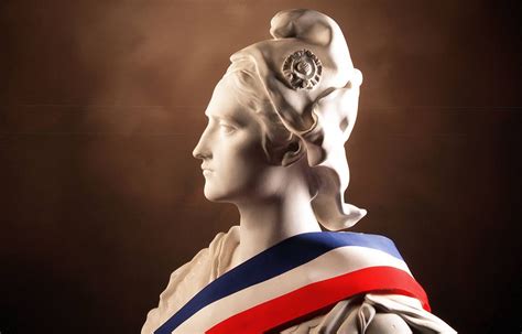 Val Doise La Ville De Beaumont Inaugure Une Sculpture De Marianne