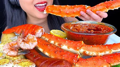 Giant Seafood Boil King Crab Legs In Bloves Sauce Asmr Phan Youtube