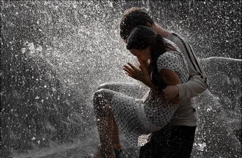 Pareja En La Lluvia