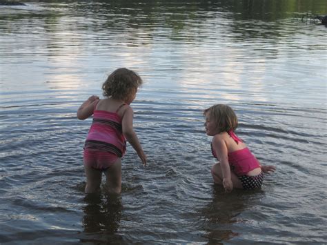 Makayla Teaching J How To Pee In The Lake Jdpreston Flickr