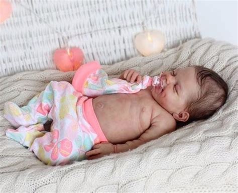 bebê reborn boneca de silicone sólido hiper realista linda mercado livre
