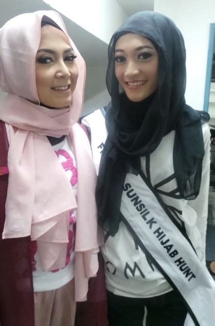 Foto Sesi Make Over Finalis Sunsilk Hijab Hunt Sebelum Tampil Di Final