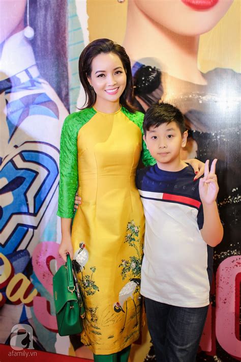Tăng thanh hà khoe hình ảnh đang trong chuyến du lịch nghỉ dưỡng cùng gia đình. Tăng Thanh Hà xinh đẹp diện áo dài cùng hội bạn thân đến ...