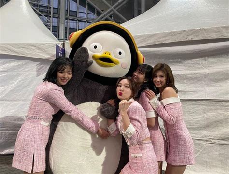 Sbs Star Giant Penguin Pengsoo Shares Backstage Photos Taken With