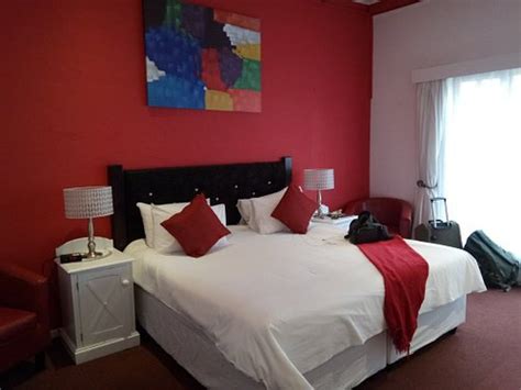 Best Western Cape Suites Hotel Now R 916 Was R̶ ̶3̶ ̶3̶0̶0̶
