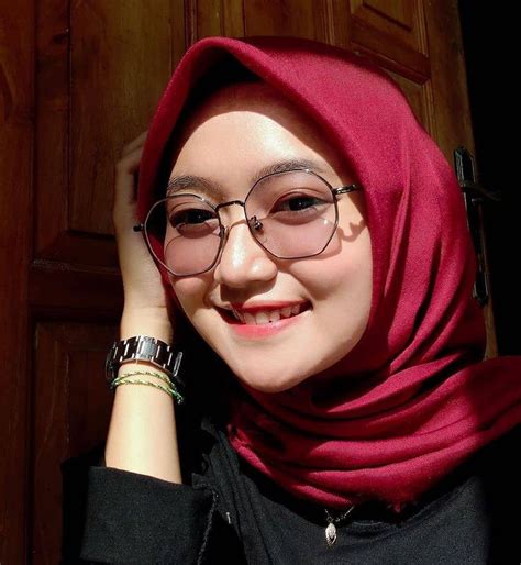 Untuk video jelasnya ada di link di bawah dan pasword nya ada di video. Pin di Jilbab cantik