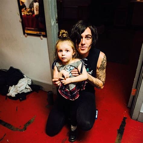 kellin and copeland quinn sleeping with sirens pinterest daughters ps and singers