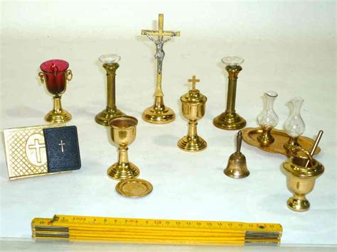Objets liturgiques miniature - Diocèse de Paris