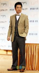 Juni 1961) er en sydkoreansk skuespiller. Lee Han-wi (이한위, Korean actor) @ HanCinema :: The Korean ...