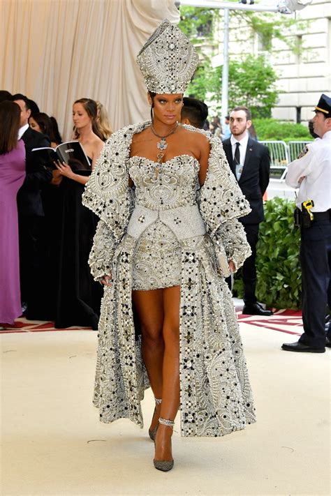 This content is created and maintained by a third party, and imported onto. Rihanna Dresses Like Pope at 2018 Met Gala Red Carpet ...