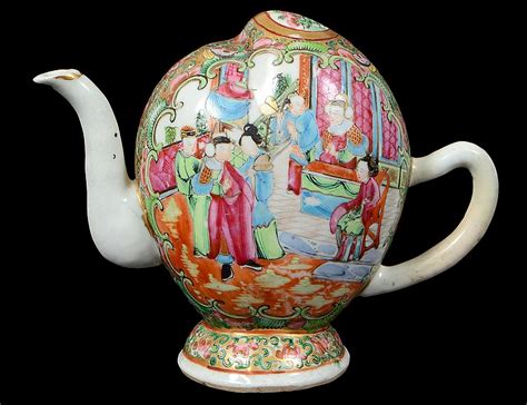 This final puzzle seems difficult, but honestly, it's nothing too difficult. CHINESE-EXPORT ROSE MEDALLION PUZZLE TEAPOT