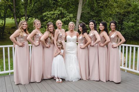 hands on your hips wedding party poses bridal party photos wedding photos poses wedding