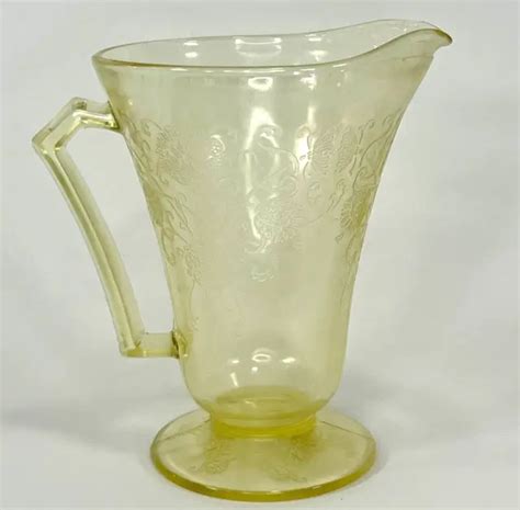 Vintage Yellow Hazel Atlas Florentine Depression Glass Footed Pitcher
