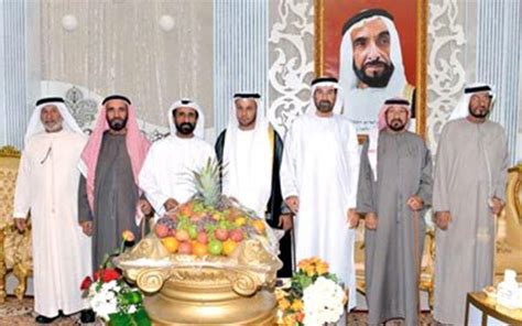 وقال الشيخ محمد بن راشد آل مكتوم نائب رئيس دولة الإمارات رئيس مجلس الوزراء وحاكم دبي، إنه تم إجراء تعديل وزاري في الخارجية الإماراتية بحضور الشيخ محمد. جولولي | نهيان بن مبارك يحضر أفراح الأحبابي