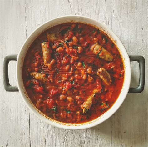 I fagioli borlotti, cannellini e spagna vanno tenuti da 12 a 24 ore in ammollo con 1 ora e mezza di cottura. Fagioli all'uccelletto con salsiccia piccante | Salsiccia ...