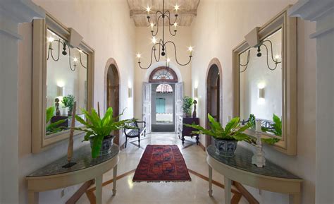 10 Most Beautiful & Inviting Hallway Design Ideas