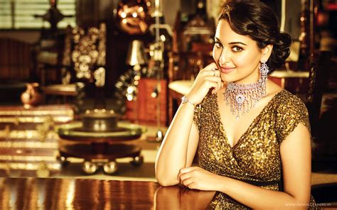 Sonakshi Sinha New Wallpapers Hd Wallpapers Id 14388