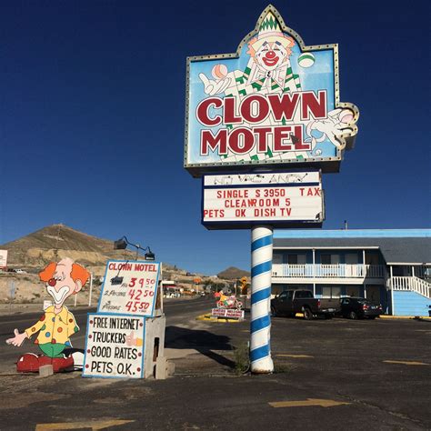 Offbeat La Road Trip The Clown Motel In Tonopah Nevada The La Beat