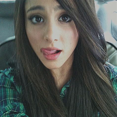 Of course, we're talking about her hair color. Ariana Grande Brown Hairstyles | Celebrity Hair Cuts