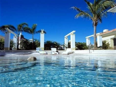 These furnished apartments for rent on the gold coast include all the comforts of home like bedroom suites, coffee and dining tables, sofa and outdoor furniture plus much more. 1 Bedroom Apartment Chevron Towers | Surfers Paradise, QLD ...