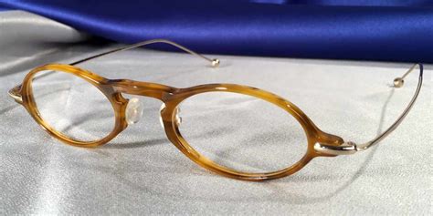 tortoise shell eye glasses with gold plated temples focusers