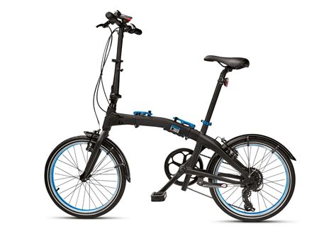 Järgi oma stiili lehekülg lehekülje järel. BMW Unveils New Lifestyle Collections for True Fans