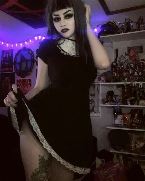 Pin By Anthony Schmidt On Sick Shit In 2020 Hot Goth Girls Gothic