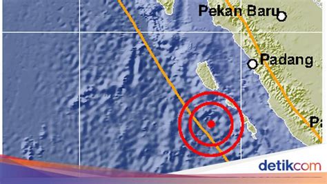 Pusat gempa berada di darat 5,3 km timur laut maligano, kabupaten muna, sulawesi tenggara. Ini Titik Pusat Gempa M 6,3 Sumbar: Berada di Lautan