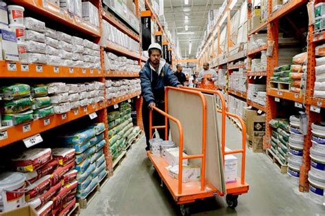 There are not rewards associated with the home depot credit card. Home Depot: How the Credit-Card Breach Affects Small Contractors - Bloomberg