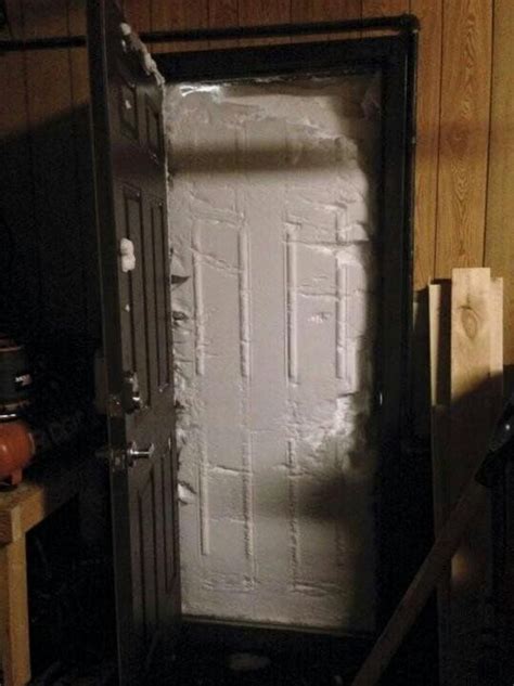 Us Snow Storm Left 7 Feet Of Snow Outside These Doors Huffpost Uk News