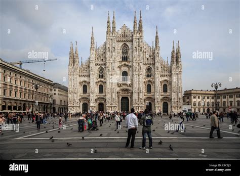 Piazza Del Duomo Milano Italy Stock Photo Alamy