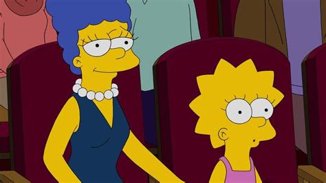 Marge And Lisa Hug It Out On The Simpsons