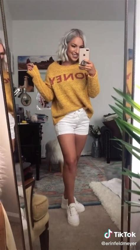 More images for how to pose for selfies » standing mirror selfie poses Video in 2020 | Mirror ...
