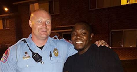 Police Officer Embraces Former Offender In Viral Picture Dunamai