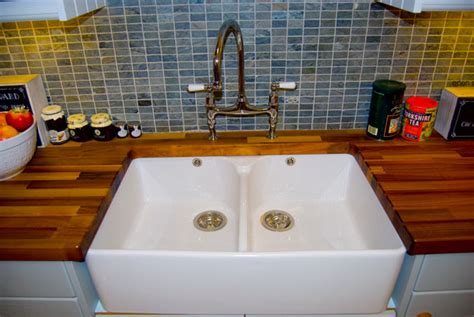 Burgundy sink to be reglazed white (before). What is a Belfast sink? - DIY Kitchens - Advice