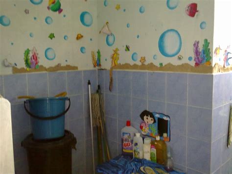 Suntuk benar campur capek sisa menggarap mama tadi malam. Selamat Datang ke Prasekolah Lit Terk Lee Pei Foon ...