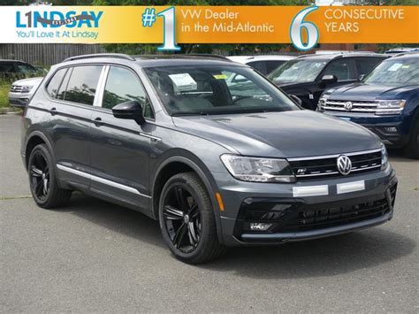 2019 tiguan specs (horsepower, torque, engine size, wheelbase), mpg and pricing by trim level. New 2019 Volkswagen Tiguan SEL R-Line 4D Sport Utility in Sterling #V802569 | Lindsay Volkswagen ...