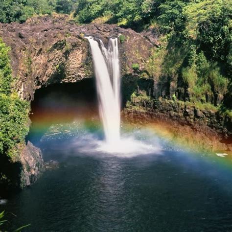 Hilo Tropical Waterfalls In Hawaii Rainbow Falls Hawaii Incredible