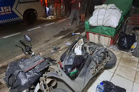 Driver Ojol Tewas Tertancap Besi Gerobak Akibat Menghindari Jalan Berlubang Di Bogor Creepy