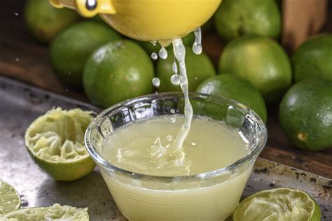 How To Squeeze Limes And Lemons For Your Bar Or Restaurant Citrus America