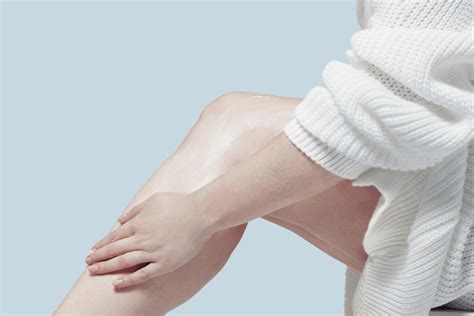 Vitamin d deficiency and hair loss How Lack Of Vitamin D Can Cause Dry Skin In Winter ...