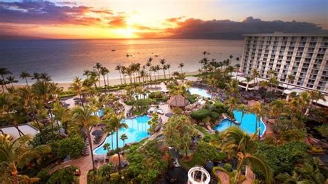 A private balcony can be enjoyed by guests at the following hotels with a kitchenette in maui: Two Hawaii hotels, the Westin Maui Resort and Sheraton ...