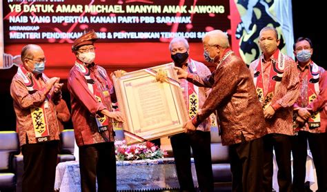 2 the newspaper is printed daily in kuching, sibu, miri, kota kinabalu and lahad datu. Sarawak | Page 56 of 16757 | Borneo Post Online