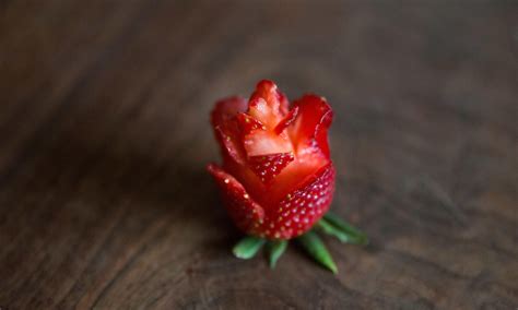 How To Make Strawberry Roses Strawberry Roses Strawberry Chocolate