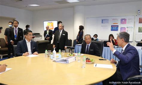 Belanjawan 2021 merupakan belanjawan pertama kerajaan perikatan nasional pimpinan perdana menteri muhyiddin yassin selepas mengambil alih pentadbiran kerajaan pusat pada mac lepas. Belanjawan 2021 dibentang di parlimen 6 Nov - Menteri kewangan