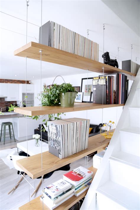 Nous sommes une petite équipe et fonctionnons avec un petit budget. Aménagement d'un appartement - style industriel. Étagères ...